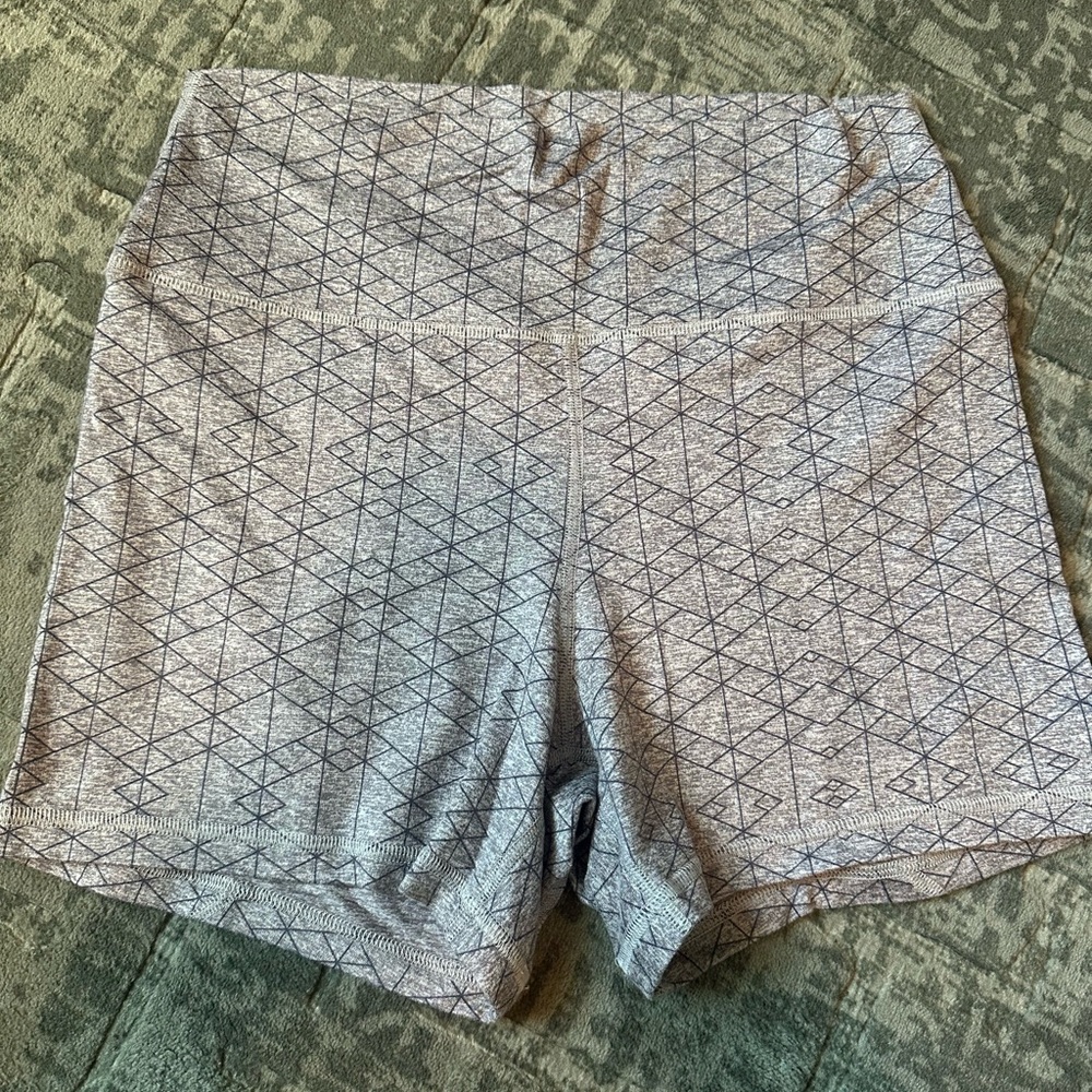 Fleo Gray Geometric Charge Shorts